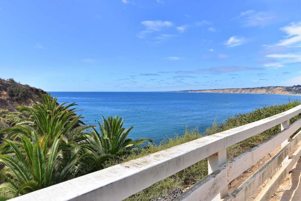 Image 21 of property listing at 7979 Prospect Pl, La Jolla, CA 92037