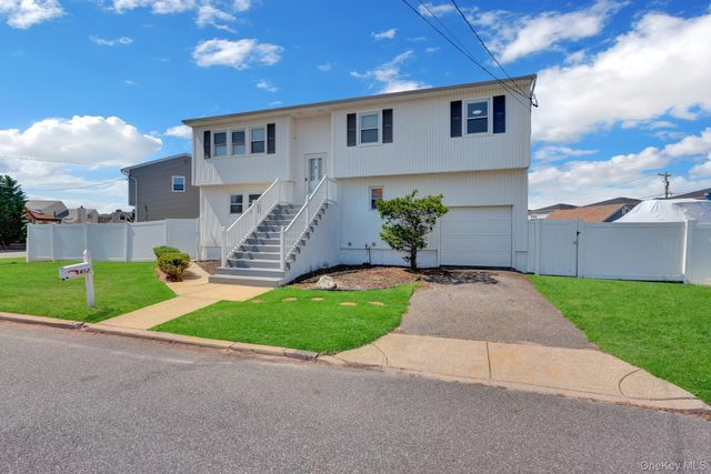 3612 Somerset Drive, Seaford, NY 11783