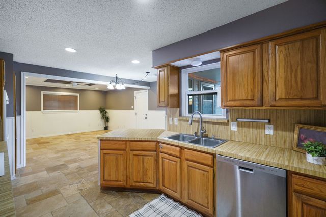 1521 Barclay Drive, Carrollton, TX 75007