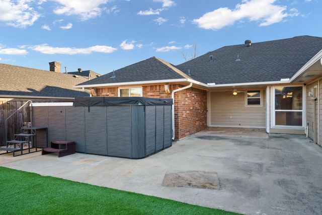 1521 Barclay Drive, Carrollton, TX 75007