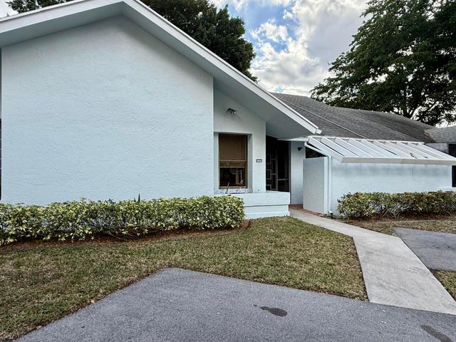 10926 Hidden Lake Place, Boca Raton, FL 33498