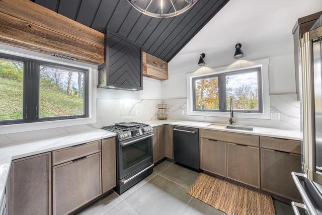 W2530 Krueger ROAD, Lake Geneva, WI 53147