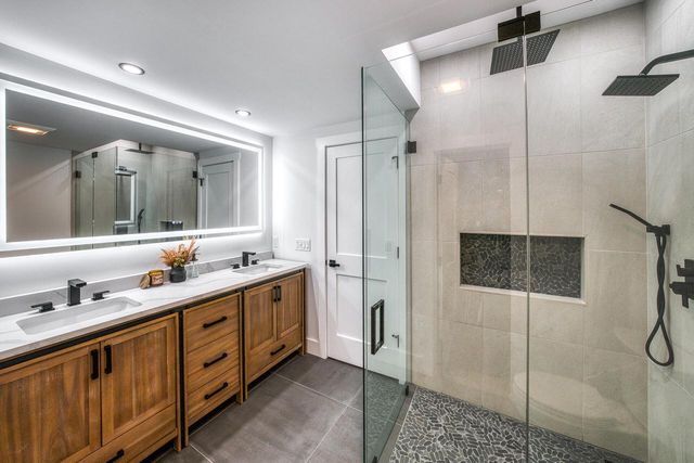 W2530 Krueger ROAD, Lake Geneva, WI 53147