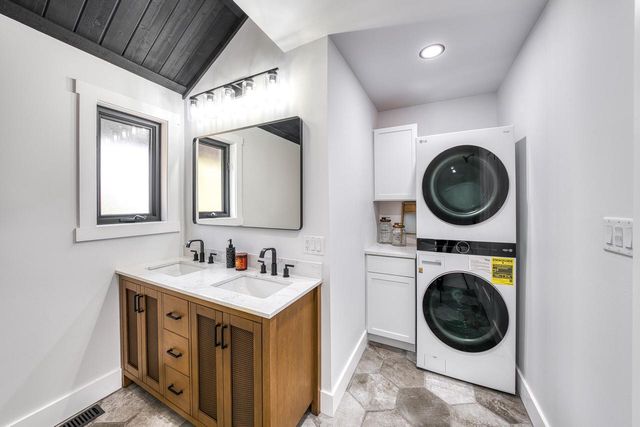 W2530 Krueger ROAD, Lake Geneva, WI 53147