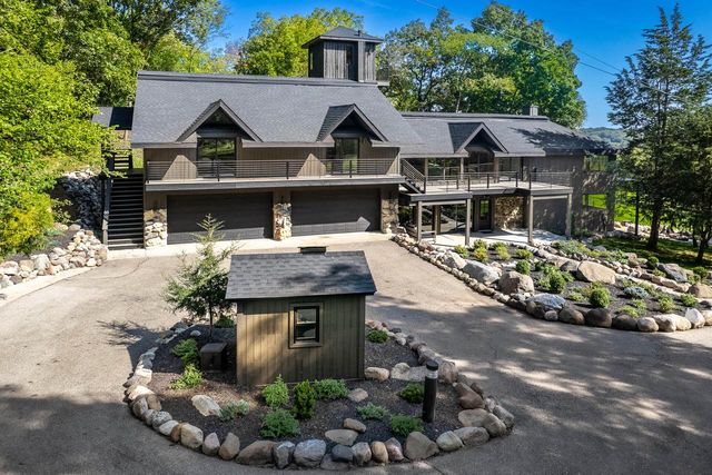 W2530 Krueger ROAD, Lake Geneva, WI 53147