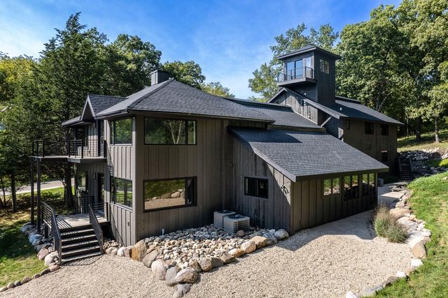 W2530 Krueger ROAD, Lake Geneva, WI 53147