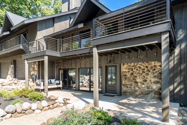 W2530 Krueger ROAD, Lake Geneva, WI 53147