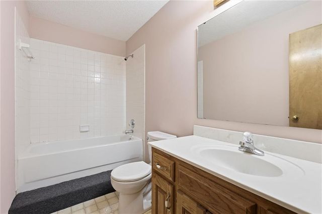 1548 W Romany Court, Olathe, KS 66061