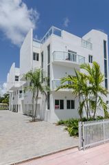 1985 Calais 3 3, Miami Beach, FL 33141