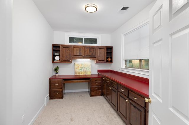 5798 N SUNSET POINT RD, Memphis, TN 38135