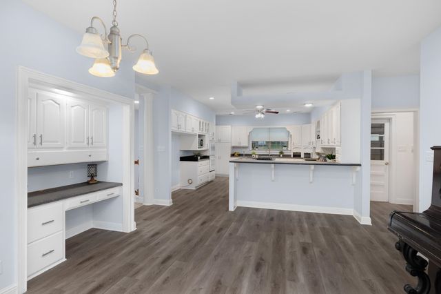 5798 N SUNSET POINT RD, Memphis, TN 38135