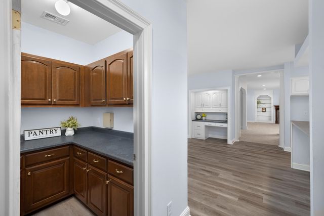 5798 N SUNSET POINT RD, Memphis, TN 38135