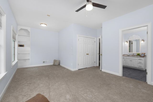 5798 N SUNSET POINT RD, Memphis, TN 38135