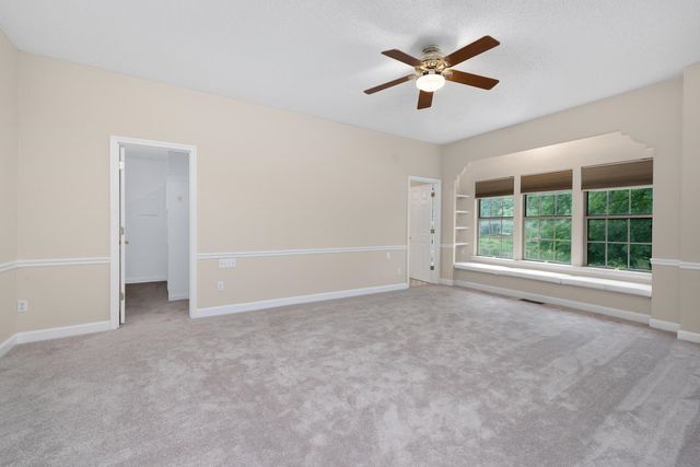 5798 N SUNSET POINT RD, Memphis, TN 38135