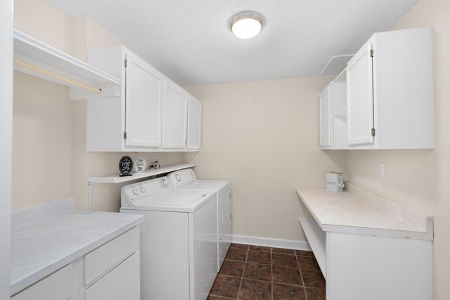 5798 N SUNSET POINT RD, Memphis, TN 38135