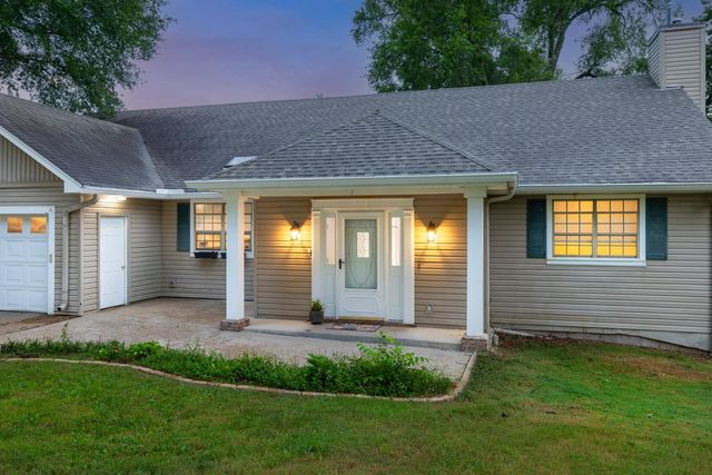 5798 N SUNSET POINT RD, Memphis, TN 38135