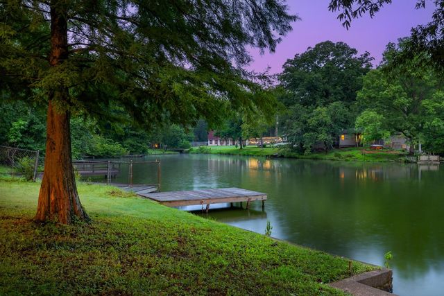 5798 N SUNSET POINT RD, Memphis, TN 38135