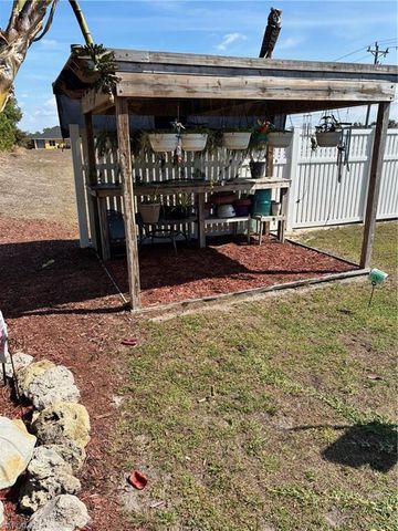 303 Wilmington PKWY, Cape Coral, FL 33993