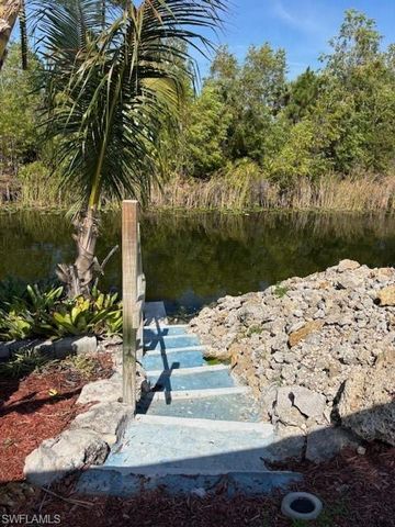 303 Wilmington PKWY, Cape Coral, FL 33993