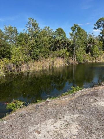 303 Wilmington PKWY, Cape Coral, FL 33993