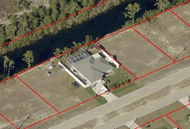 303 Wilmington PKWY, Cape Coral, FL 33993