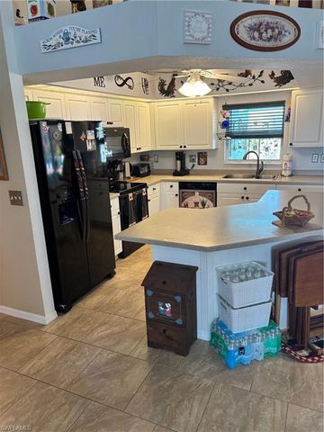 303 Wilmington PKWY, Cape Coral, FL 33993