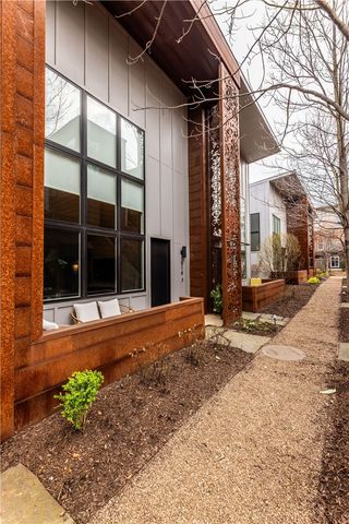 514 SE Tourmaline Mews, Bentonville, AR 72712