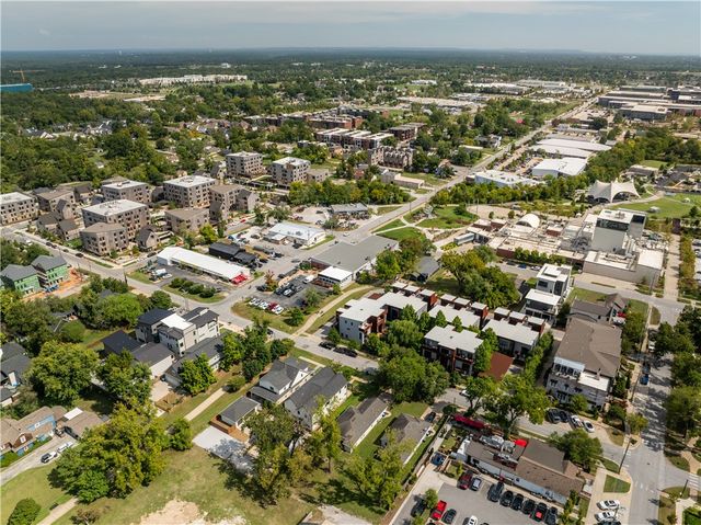 514 SE Tourmaline Mews, Bentonville, AR 72712