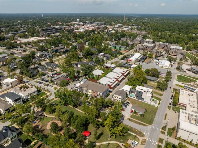 514 SE Tourmaline Mews, Bentonville, AR 72712