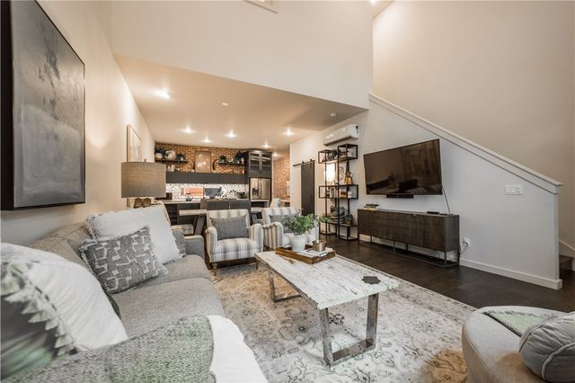 514 SE Tourmaline Mews, Bentonville, AR 72712