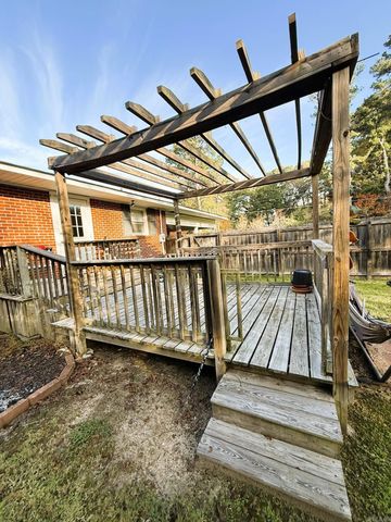 303 S Cherry St, Hamburg, AR 71646