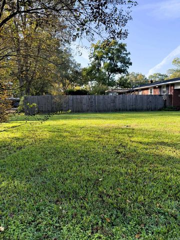 303 S Cherry St, Hamburg, AR 71646