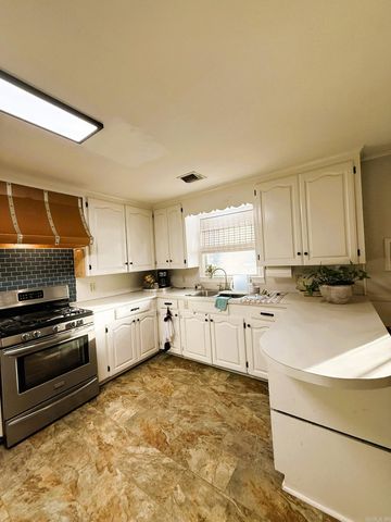 303 S Cherry St, Hamburg, AR 71646