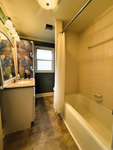 303 S Cherry St, Hamburg, AR 71646