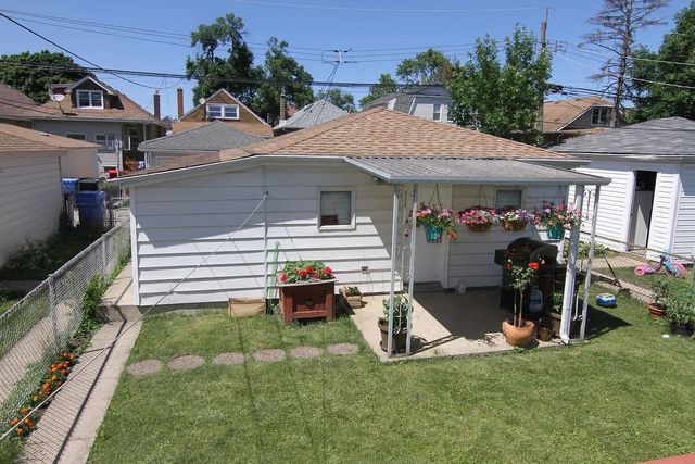 5642 W Newport Avenue, Chicago, IL 60634