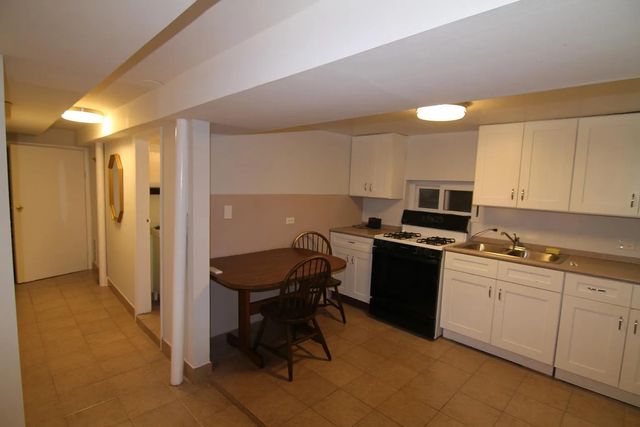 5642 W Newport Avenue, Chicago, IL 60634