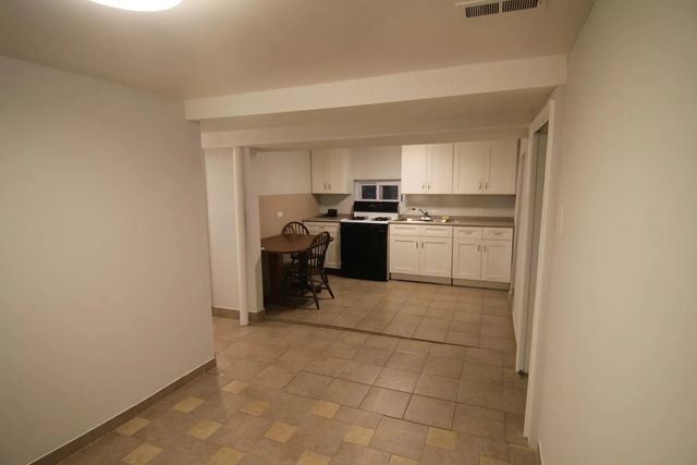 5642 W Newport Avenue, Chicago, IL 60634
