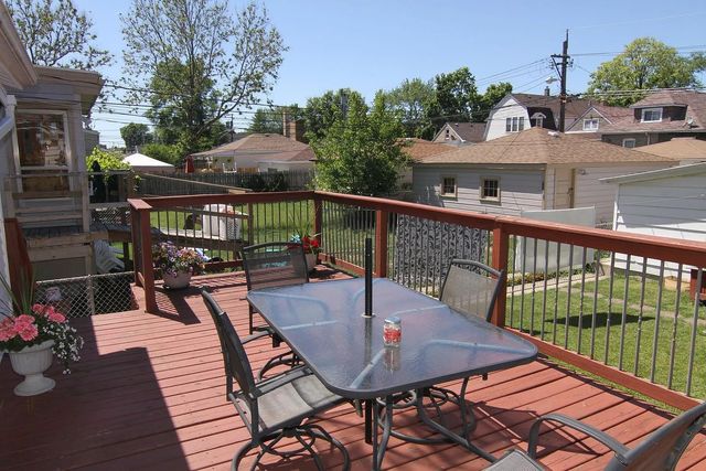 5642 W Newport Avenue, Chicago, IL 60634