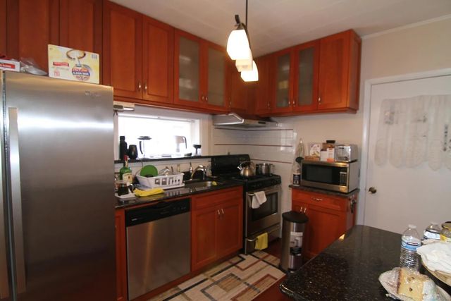 5642 W Newport Avenue, Chicago, IL 60634