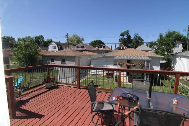 5642 W Newport Avenue, Chicago, IL 60634