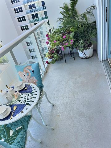 19201 Collins Avenue 809, Sunny Isles Beach, FL 33160