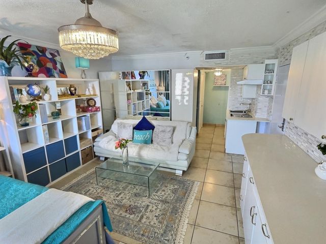 19201 Collins Avenue 809, Sunny Isles Beach, FL 33160
