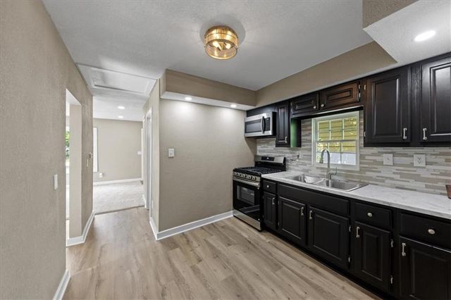 12107 Henry Street, Sugar Creek, MO 64054