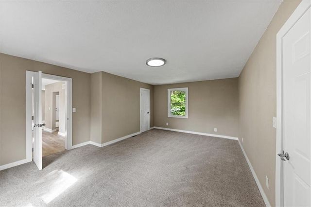 12107 Henry Street, Sugar Creek, MO 64054