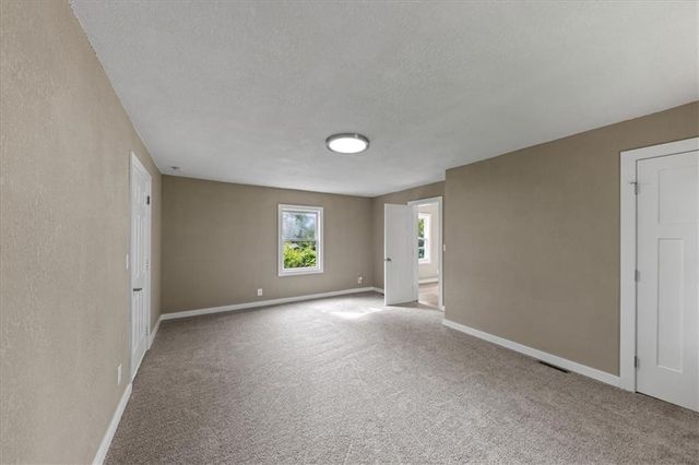 12107 Henry Street, Sugar Creek, MO 64054