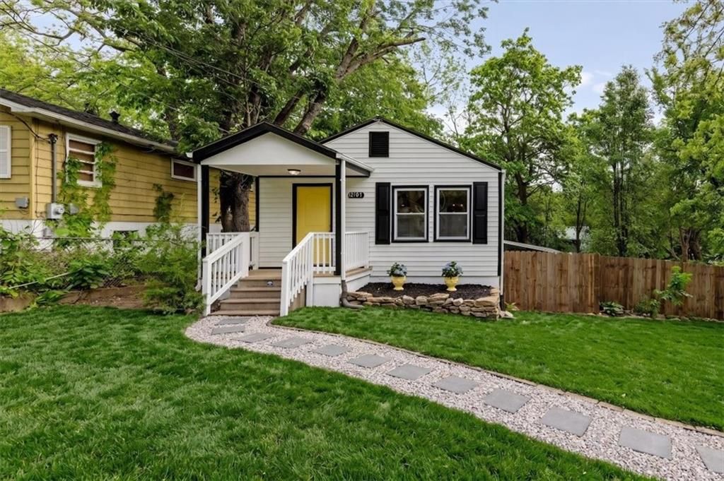 12107 Henry Street, Sugar Creek, MO 64054