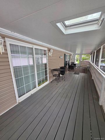 37 Hubbard Avenue 74, Riverhead, NY 11901
