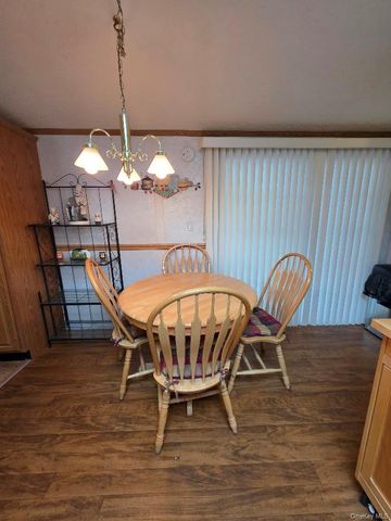 37 Hubbard Avenue 74, Riverhead, NY 11901