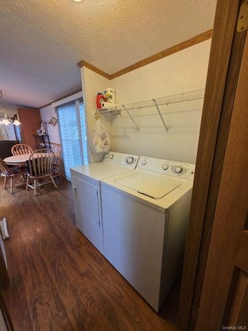 37 Hubbard Avenue 74, Riverhead, NY 11901