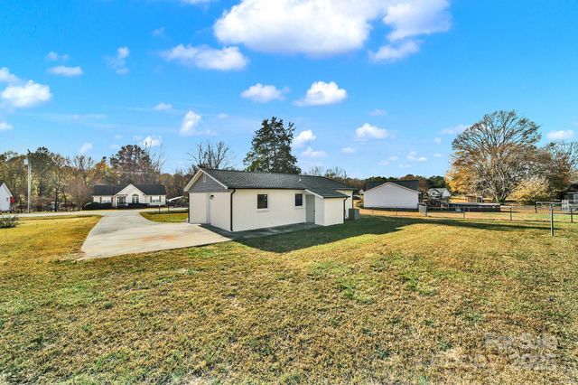 2509 Oxford Circle, Lancaster, SC 29720